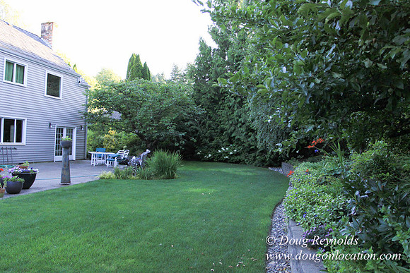 Large Traditional 70’s Style Home, 2 story, 3 car garage on Large Lot with Bees