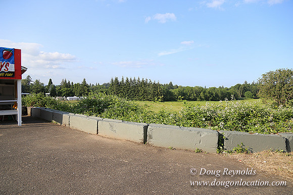 Hood Road Stand-5040