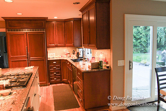 Large Traditional 70’s Style Home, 2 story, 3 car garage on Large Lot with Bees