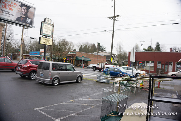 Village Merchants, Re Sell Store