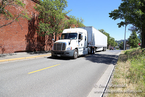 2nd St Hood River-7892