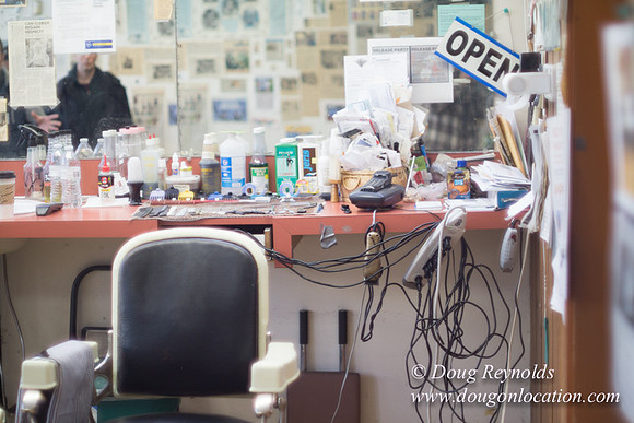 Earl's Barber Shop-2584