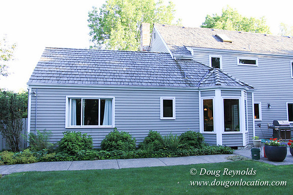 Large Traditional 70’s Style Home, 2 story, 3 car garage on Large Lot with Bees