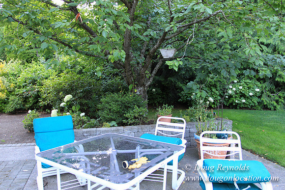 Large Traditional 70’s Style Home, 2 story, 3 car garage on Large Lot with Bees