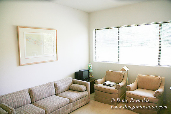 Smith House Contemporary, Modern, Dwell Style Home 3 car garage, 2 story’s, larger back yard & Front yard. Patio, PDX Zone