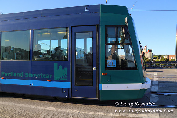 Street Car Broadway Brdg-4226