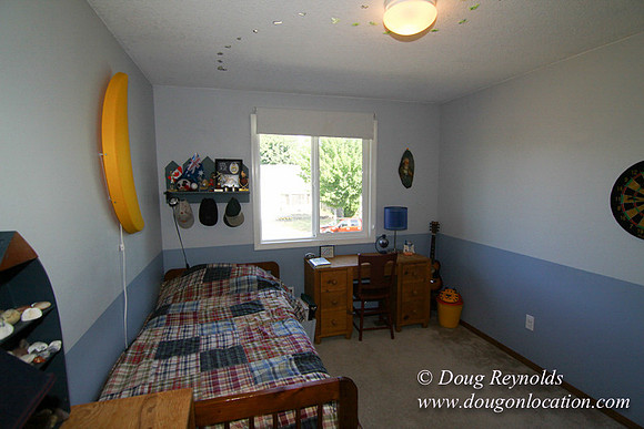 70's/80's Suburban Home Traditional with 2 car garage 2 story on Small lot