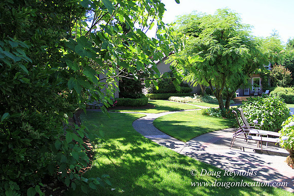 Jim’s Home Large beautiful traditional 2 story with large rooms. Modern kitchen and great room, and nook, large master suite, large entry with French doors. Well maintained grounds and garden, with la