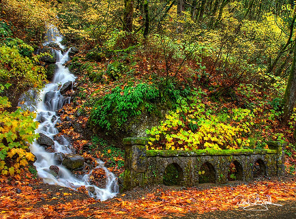 Small Falls Rock Wall-srszsg-H5866BLS