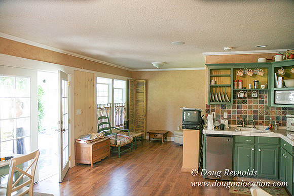 Glinna’s Home Traditional Style County Ranch home, large kitchen great room, 2 car garage on Acreage with large back yard, large front yard, garden, pool, patio, 2 story shop with office,  PDX Zone