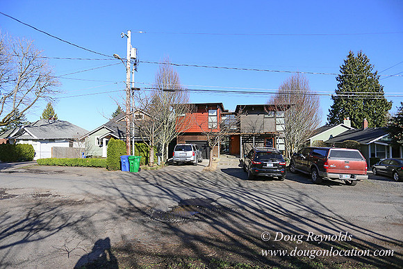 "Modern Contemporary Green Home Portland Oregon Dwell", "family house Northwest Style"