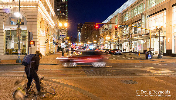 Portlands Pioneer Courthouse Square at Night