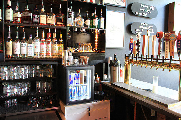 Bar Bar-6843