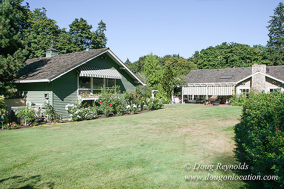 Glinna’s Home Traditional Style County Ranch home, large kitchen great room, 2 car garage on Acreage with large back yard, large front yard, garden, pool, patio, 2 story shop with office,  PDX Zone