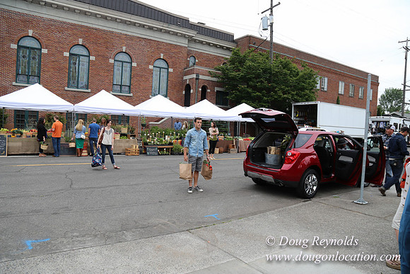 BKP Prod 2of3 Farmers Mkt-9628