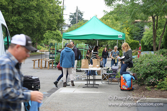 BKP Prod 2of3 Farmers Mkt-9526