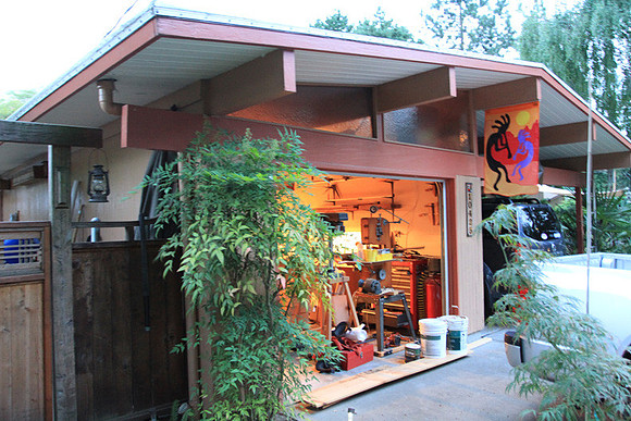Case's Garge
