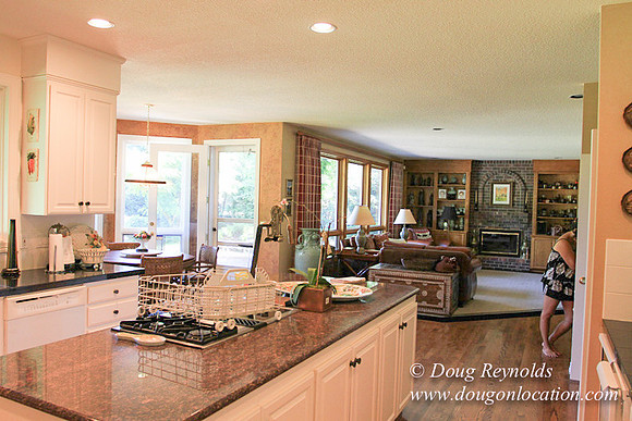 Jim’s Home Large beautiful traditional 2 story with large rooms. Modern kitchen and great room, and nook, large master suite, large entry with French doors. Well maintained grounds and garden, with la
