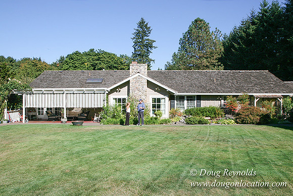Glinna’s Home Traditional Style County Ranch home, large kitchen great room, 2 car garage on Acreage with large back yard, large front yard, garden, pool, patio, 2 story shop with office,  PDX Zone
