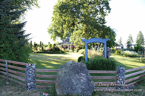 Patricks Farm Well maintained property, Lots of flowers Old Barn Farm House fruit trees Berries, Goats, Chicken’s, Turkey,