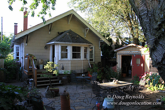 Home" Bungalow, Bee's Back yard Chickens, Small,