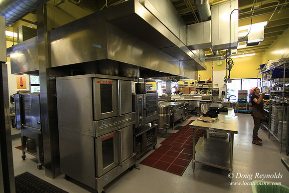 Kitchen Cru Rental Kitchen