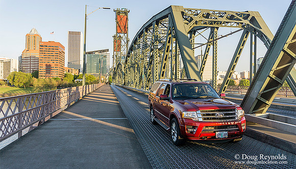 Red Ford Expedition on Geen Bridge