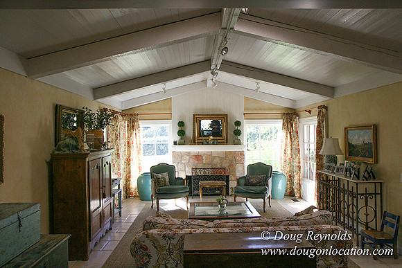 Glinna’s Home Traditional Style County Ranch home, large kitchen great room, 2 car garage on Acreage with large back yard, large front yard, garden, pool, patio, 2 story shop with office,  PDX Zone