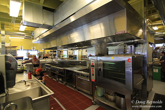 Kitchen Cru Rental Kitchen