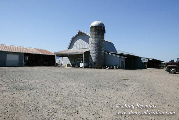 Farm 4 has Barns Shops they grow Wheat and Corn.  in the Portland Zone