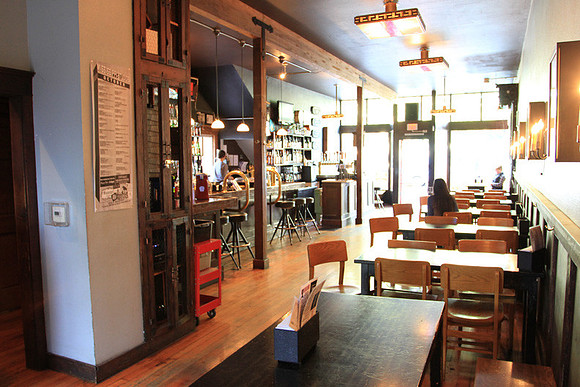 Bar Bar-6879