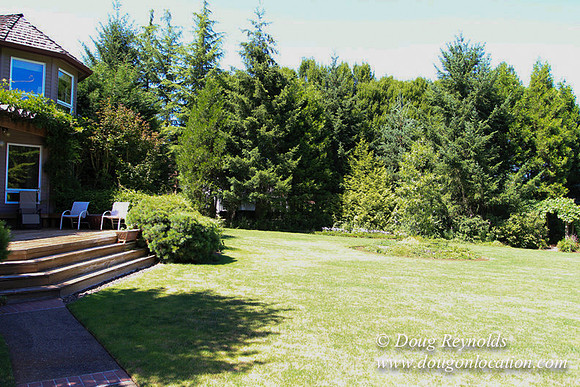 Jim’s Home Large beautiful traditional 2 story with large rooms. Modern kitchen and great room, and nook, large master suite, large entry with French doors. Well maintained grounds and garden, with la