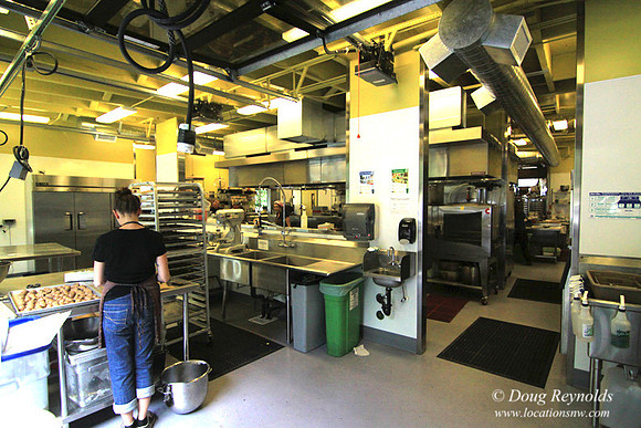 Kitchen Cru Rental Kitchen