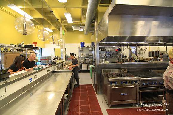 Kitchen Cru Rental Kitchen