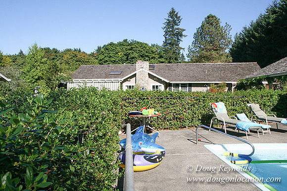 Glinna’s Home Traditional Style County Ranch home, large kitchen great room, 2 car garage on Acreage with large back yard, large front yard, garden, pool, patio, 2 story shop with office,  PDX Zone