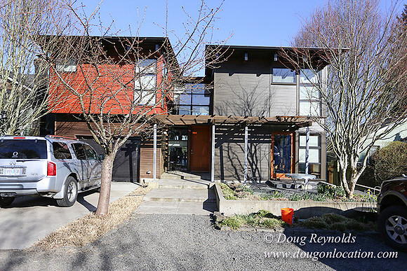 "Modern Contemporary Green Home Portland Oregon Dwell", "family house Northwest Style"