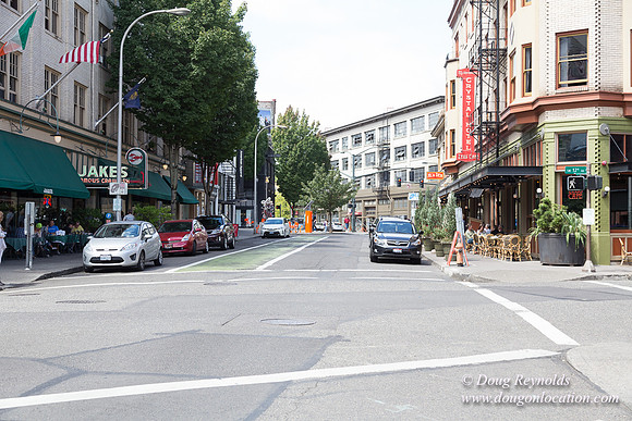 SW 12th & Stark