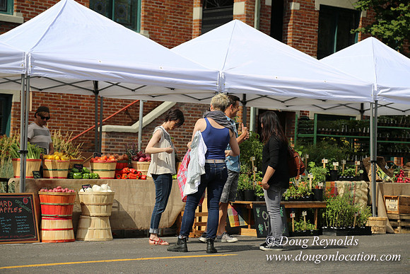 BKP Prod 2of3 Farmers Mkt-9578