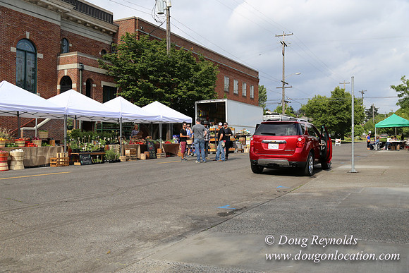 BKP Prod 2of3 Farmers Mkt-9583