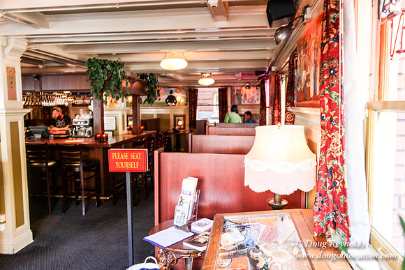 Lion Head Bar