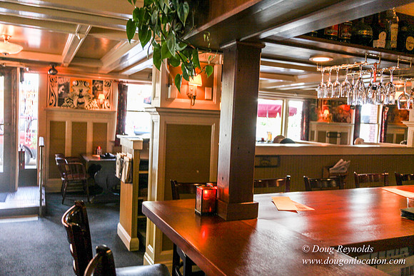 Lion Head Bar