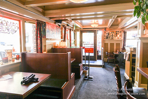 Lion Head Bar
