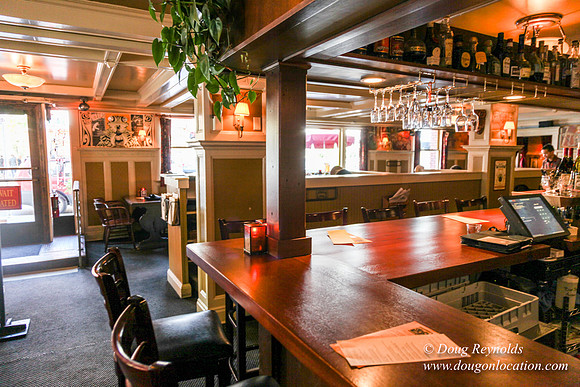 Lion Head Bar