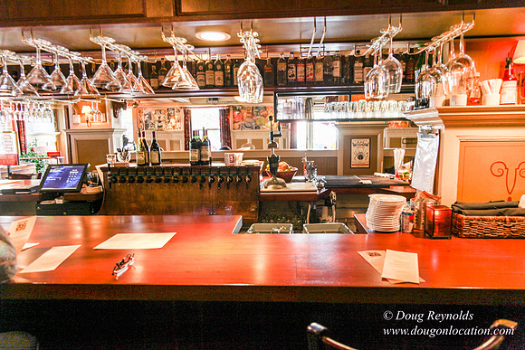 Lion Head Bar