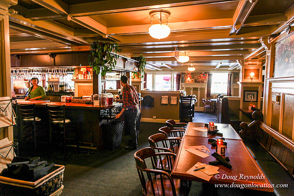 Lion Head Bar