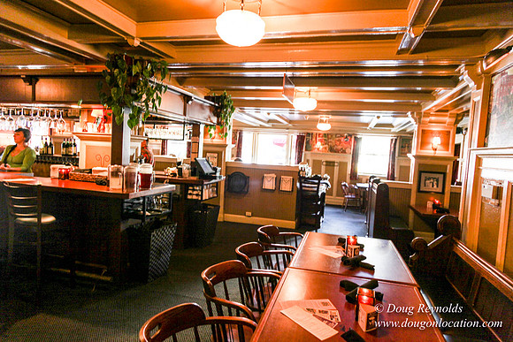 Lion Head Bar