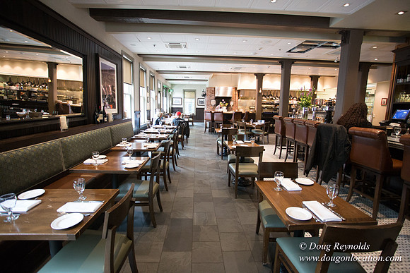 Raven & Rose Resaurant Main Floor