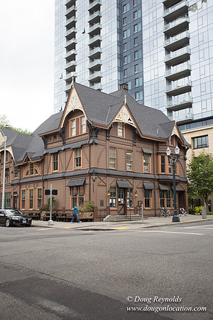 Raven & Rose Resaurant Street View