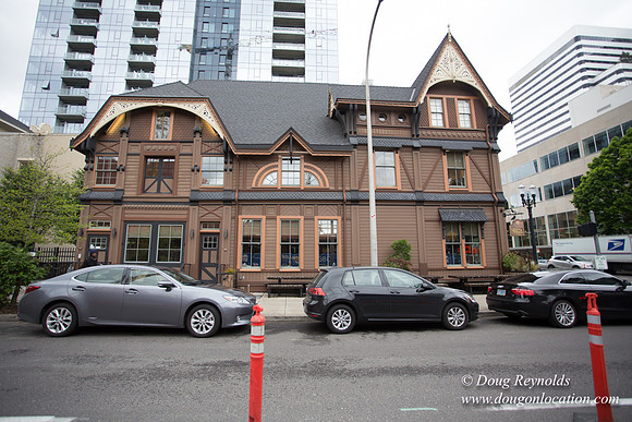 Raven & Rose Resaurant Street View