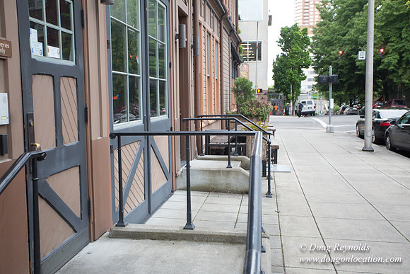 Raven & Rose Resaurant Street View